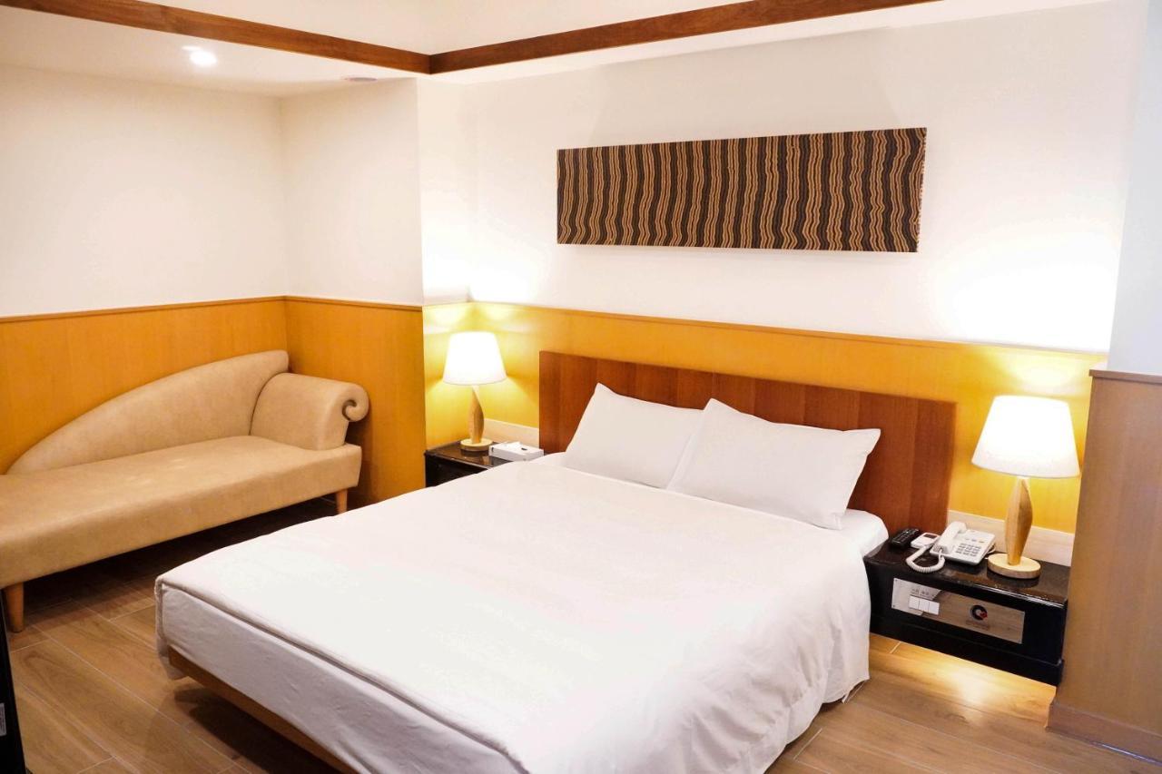 Kao Yuan Hotel - Zhong Zheng Taichung Buitenkant foto