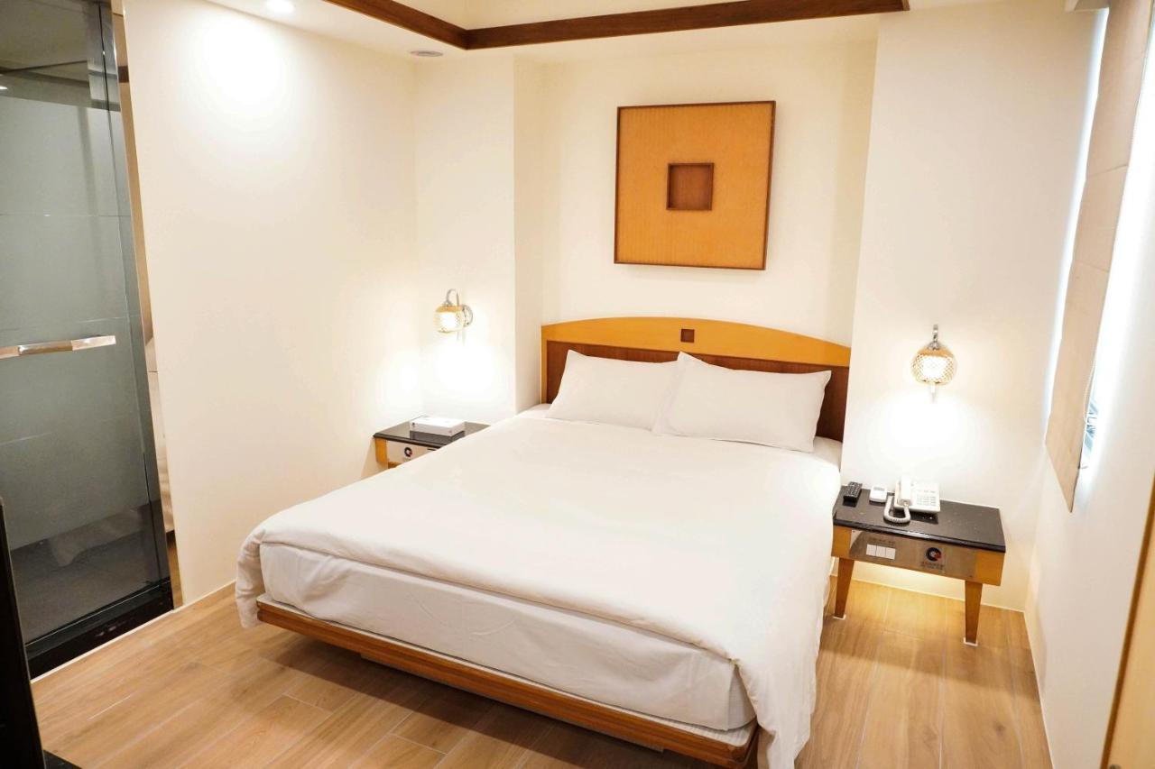 Kao Yuan Hotel - Zhong Zheng Taichung Buitenkant foto