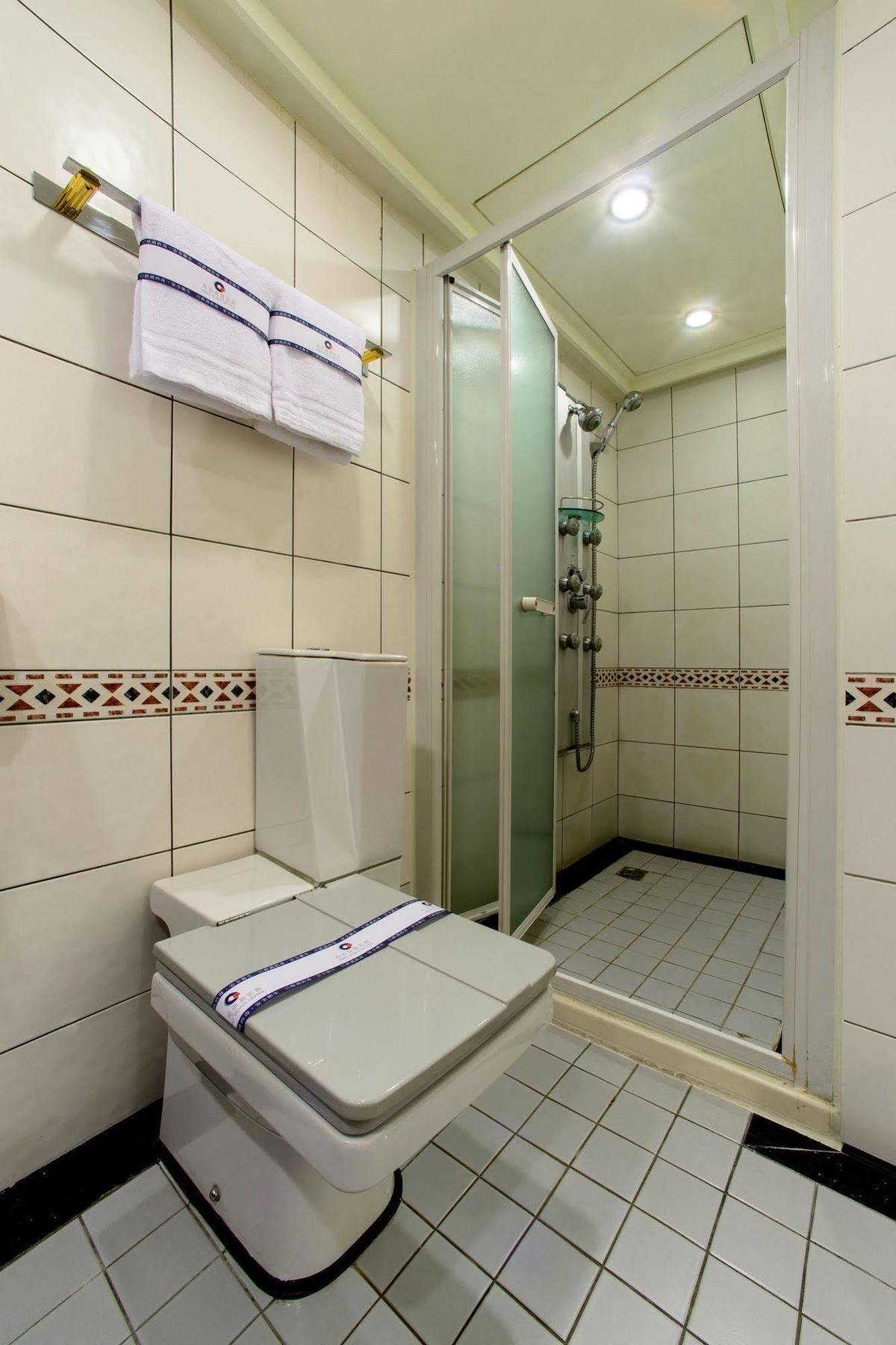 Kao Yuan Hotel - Zhong Zheng Taichung Buitenkant foto