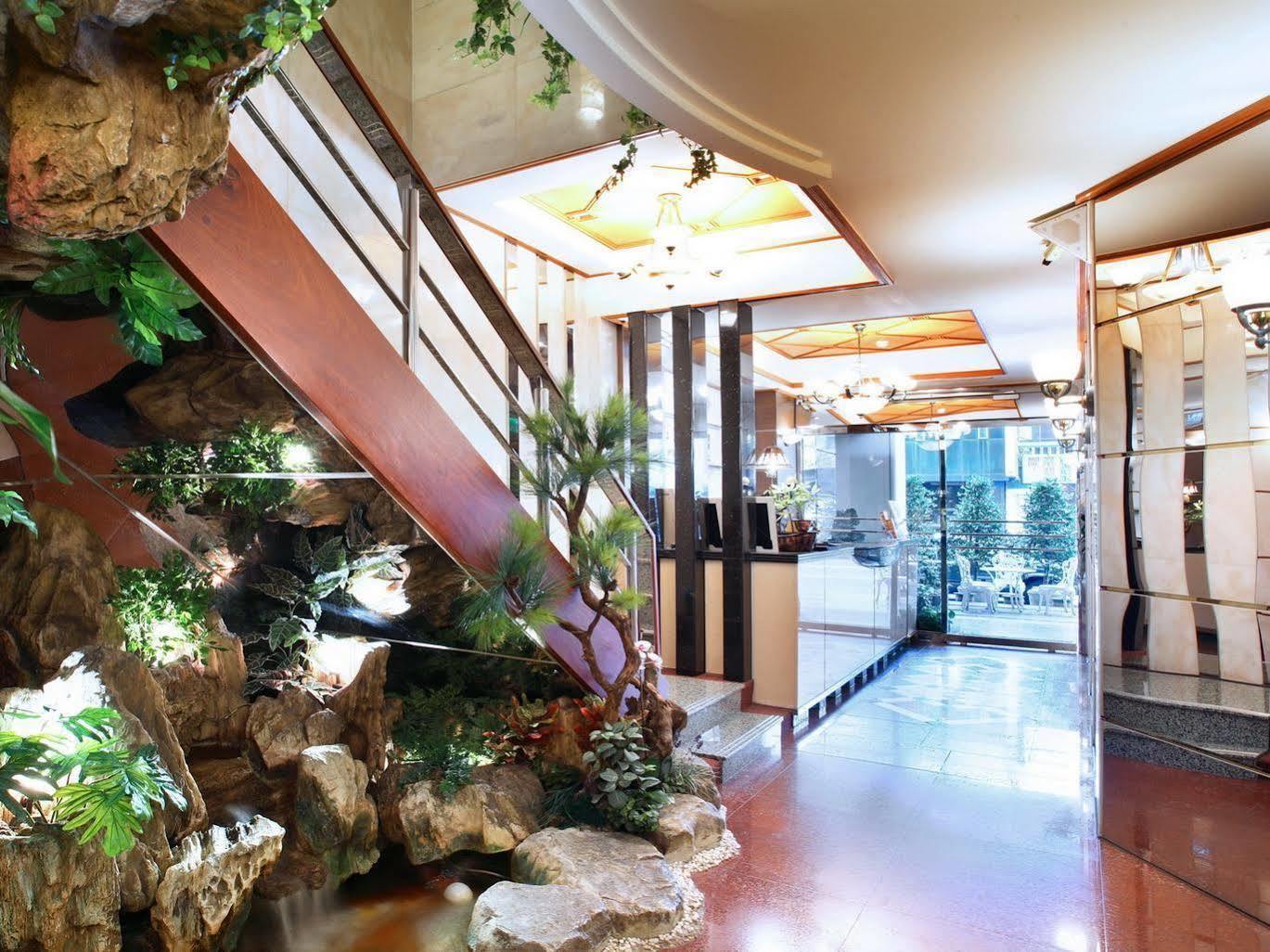 Kao Yuan Hotel - Zhong Zheng Taichung Buitenkant foto